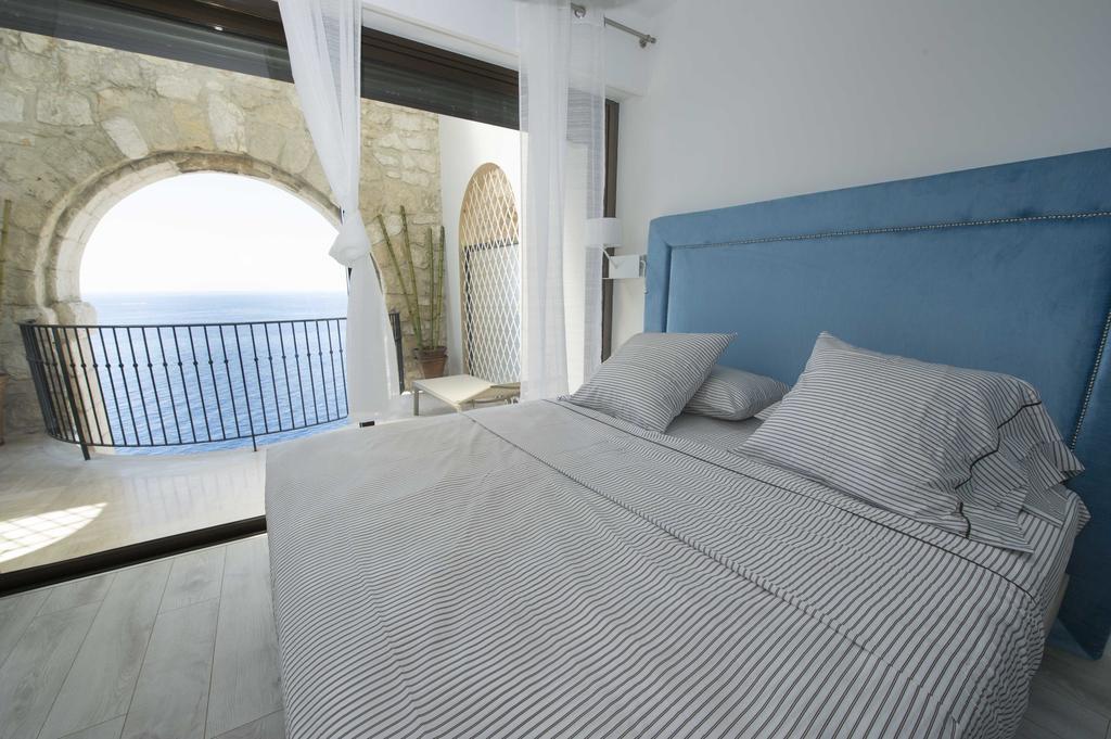 Luxury Palais Maeterlinck Apartment