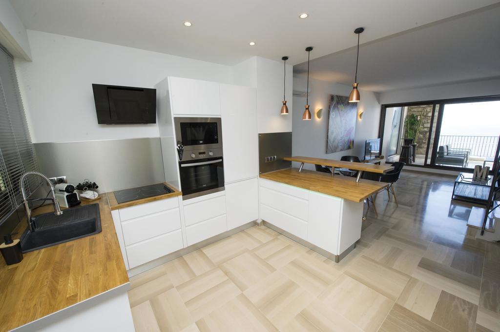 Luxury Palais Maeterlinck Apartment